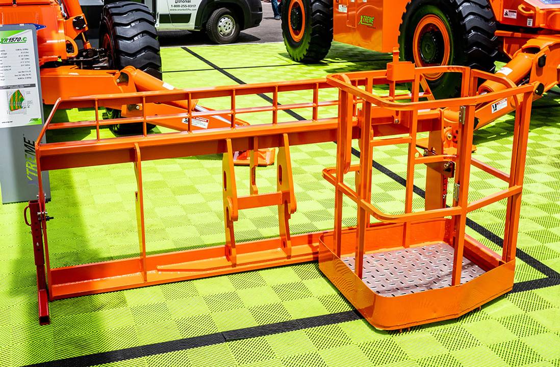 World’s tallest fixed boom telehandler debuts at WOC 2021