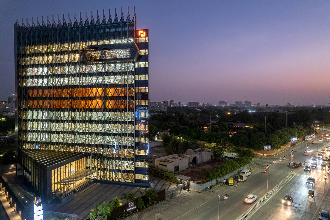 carousel-item